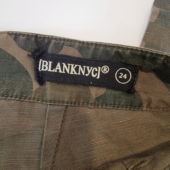 Blank NYC Camo Linen Blend Cargo Crop Pant Size 24 NWT! - Picture 9 of 15